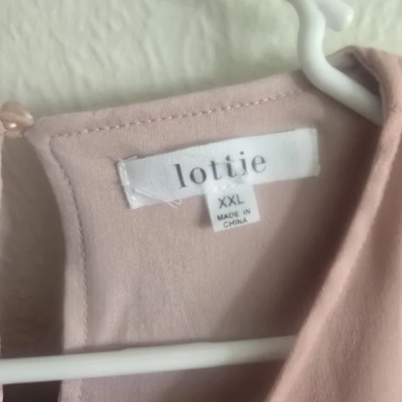 Elegant Pink Women's Dress - Picture 3 of 5